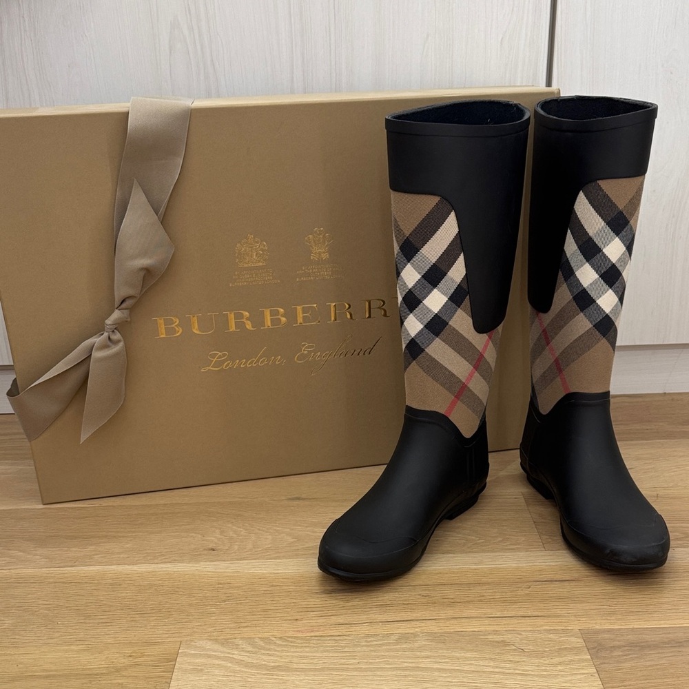 Burberry Black and Tan Checkered Boots